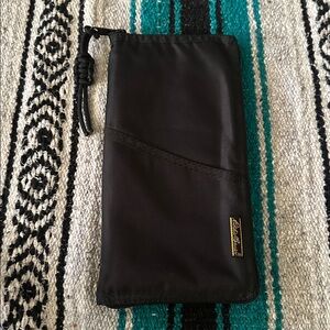 Eddie Bauer *NWOT* Travel Wallet Organizer in Black